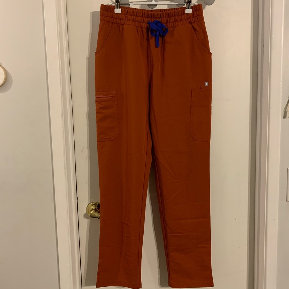 Figs auburn Yola scrub pants